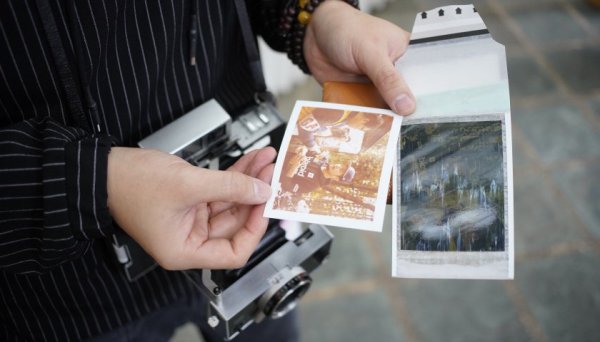 神牛资讯 被明星带火的撕拉片相纸炒至上千元，富士胶片回应